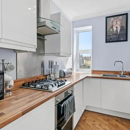 The Emerald Gem - Overlooking The Park