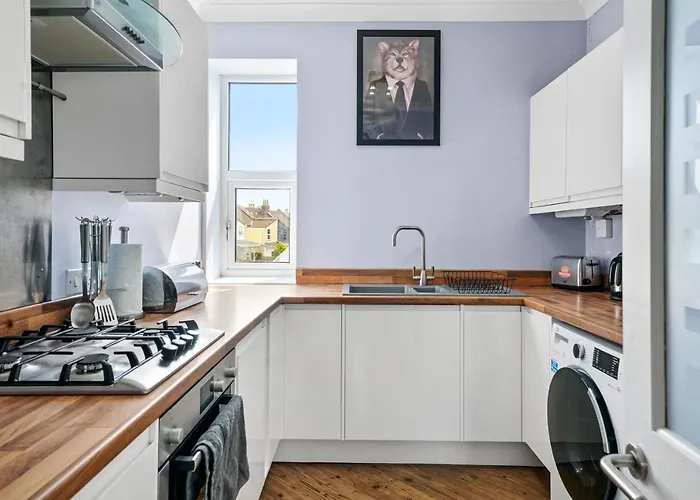 The Emerald Gem - Overlooking The Park