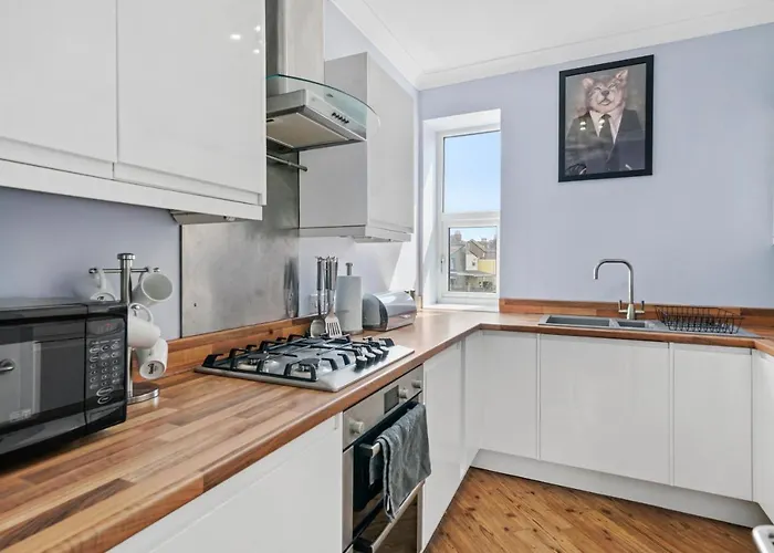 The Emerald Gem - Overlooking The Park