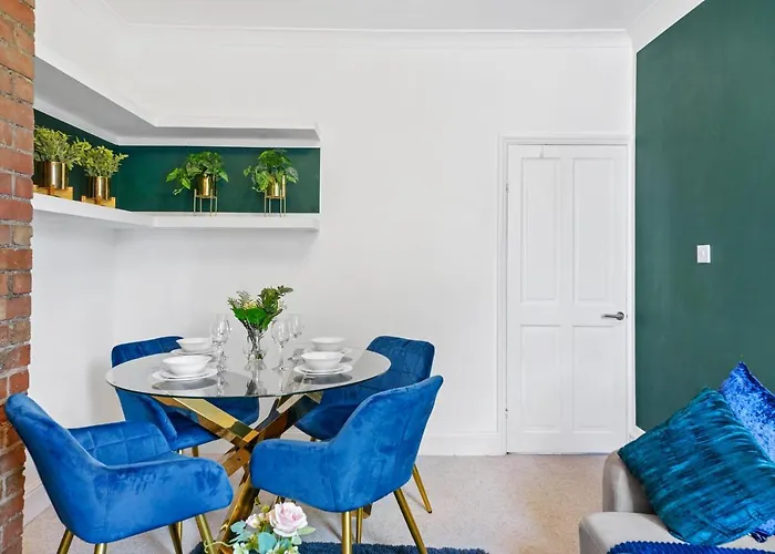 The Emerald Gem - Overlooking The Park