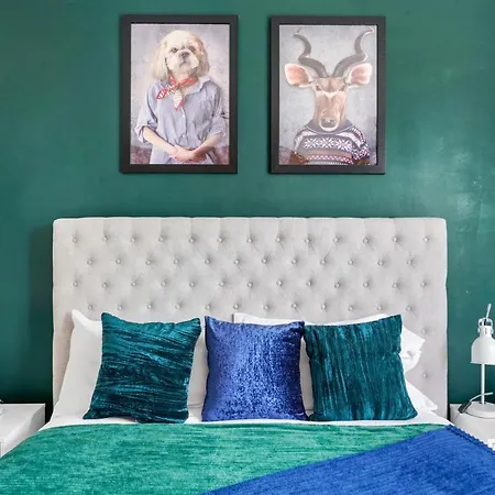 The Emerald Gem - Overlooking The Park