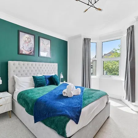 The Emerald Gem - Overlooking The Park Apartmán Bristol