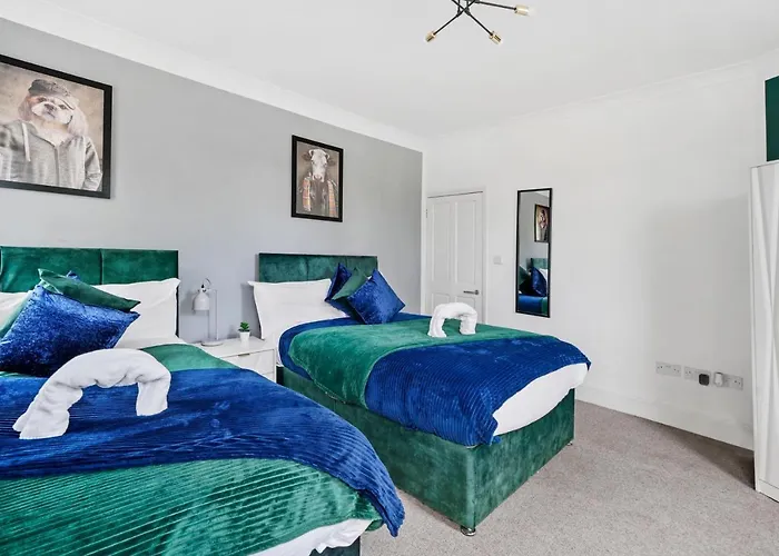 The Emerald Gem - Overlooking The Park * 布里斯托